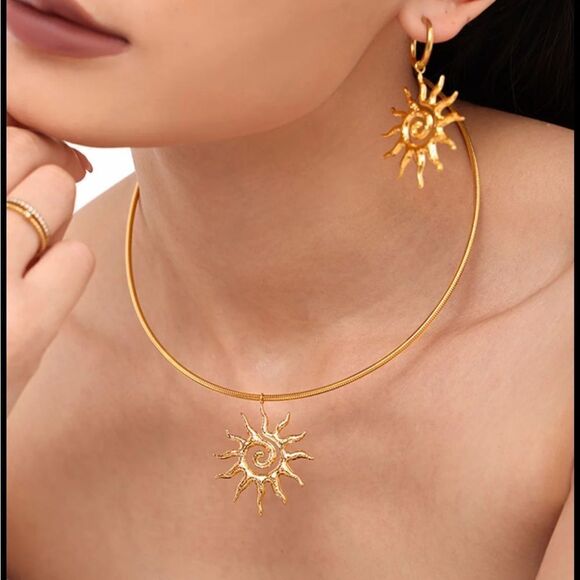 Sun necklace M286 - Picture 1 of 4